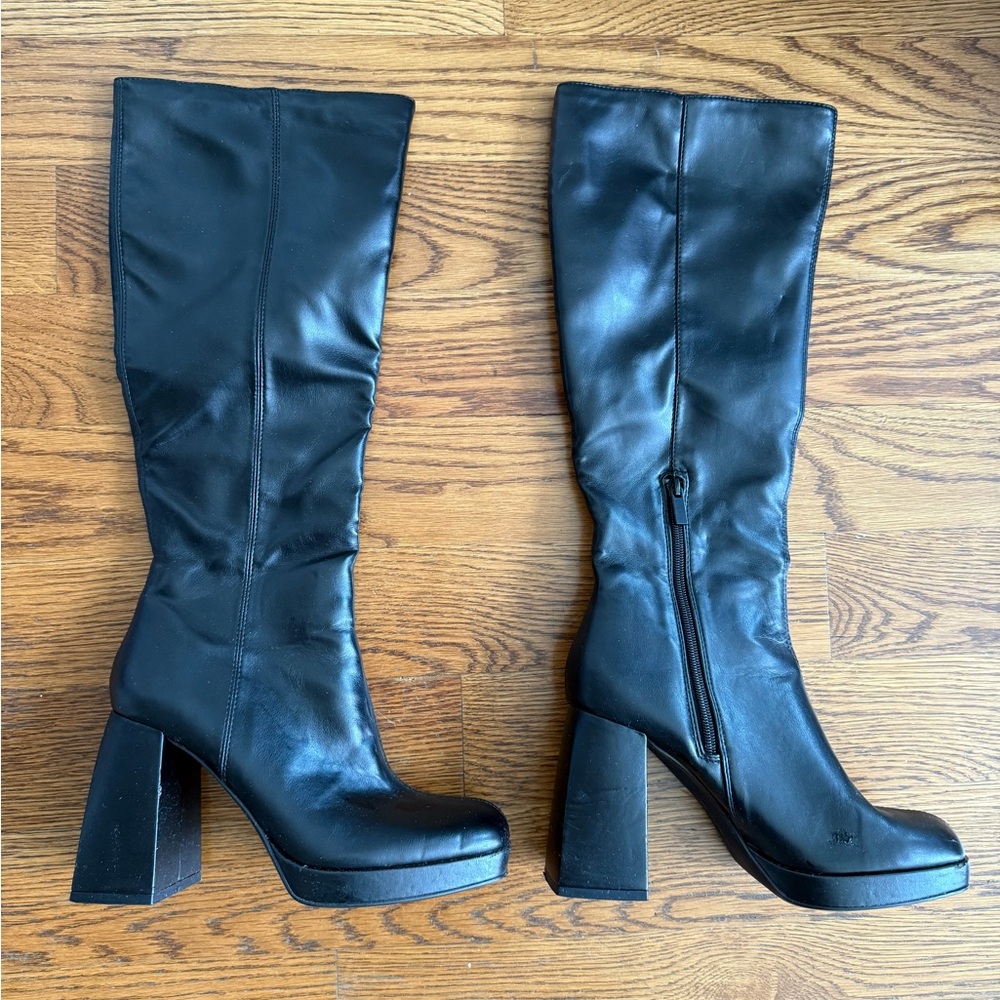 Bershka Black Heeled Boots with Chunky Heel